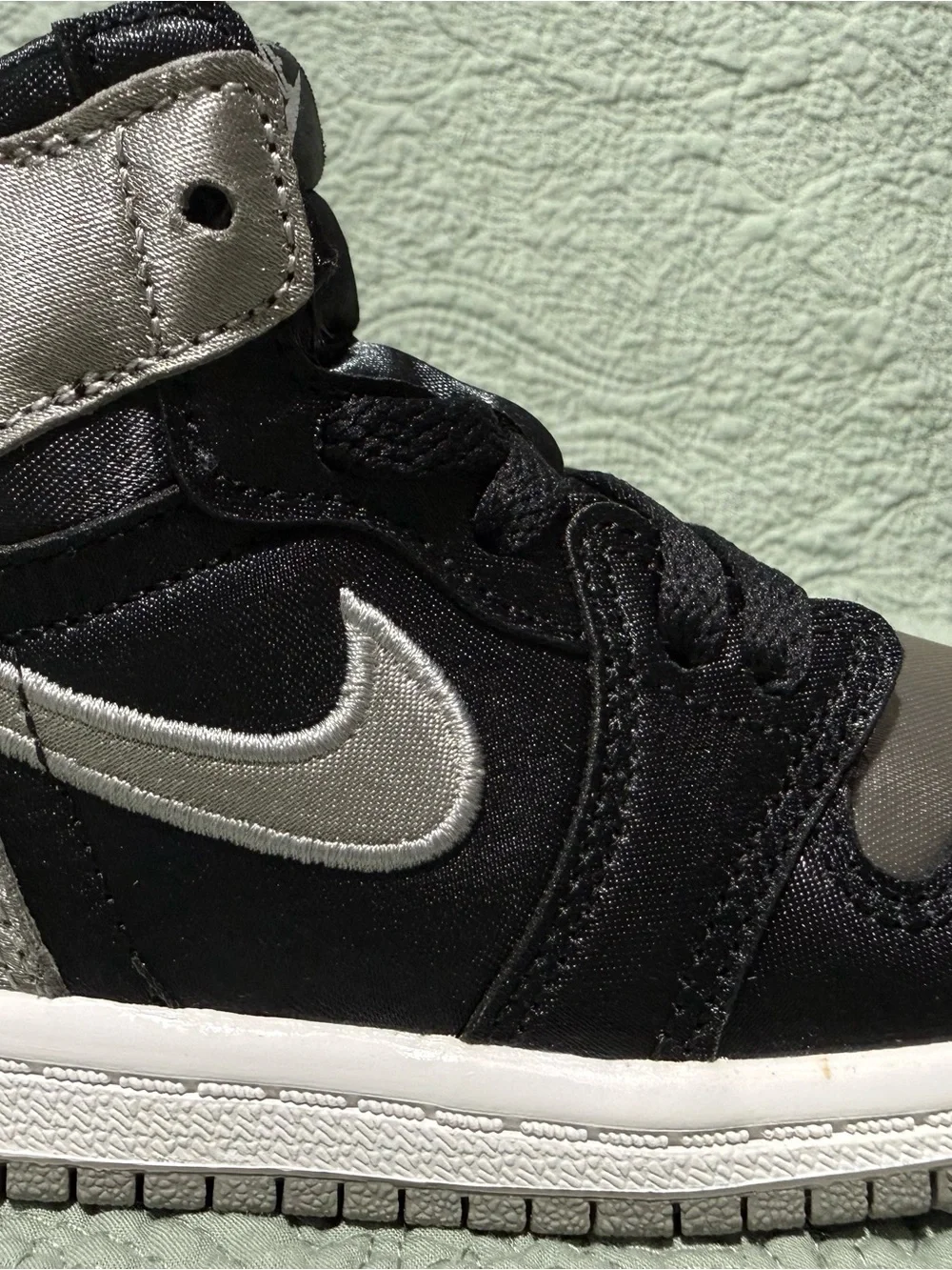 Nike Jordan 1 Retro High OG Size 7C